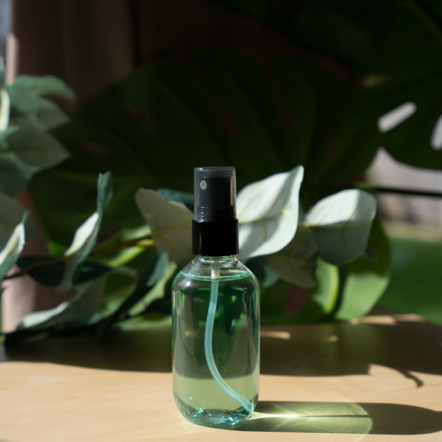 Makeup setting spray long lasting finish Mooncrest Cosmetics